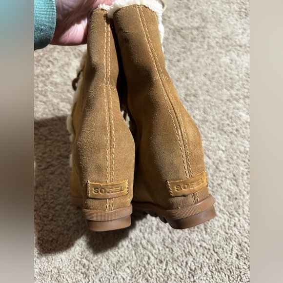 Sorel Joan Wedge II Shearling-Lined Boots Leather Platforms 8.5 - Picture 7 of 9
